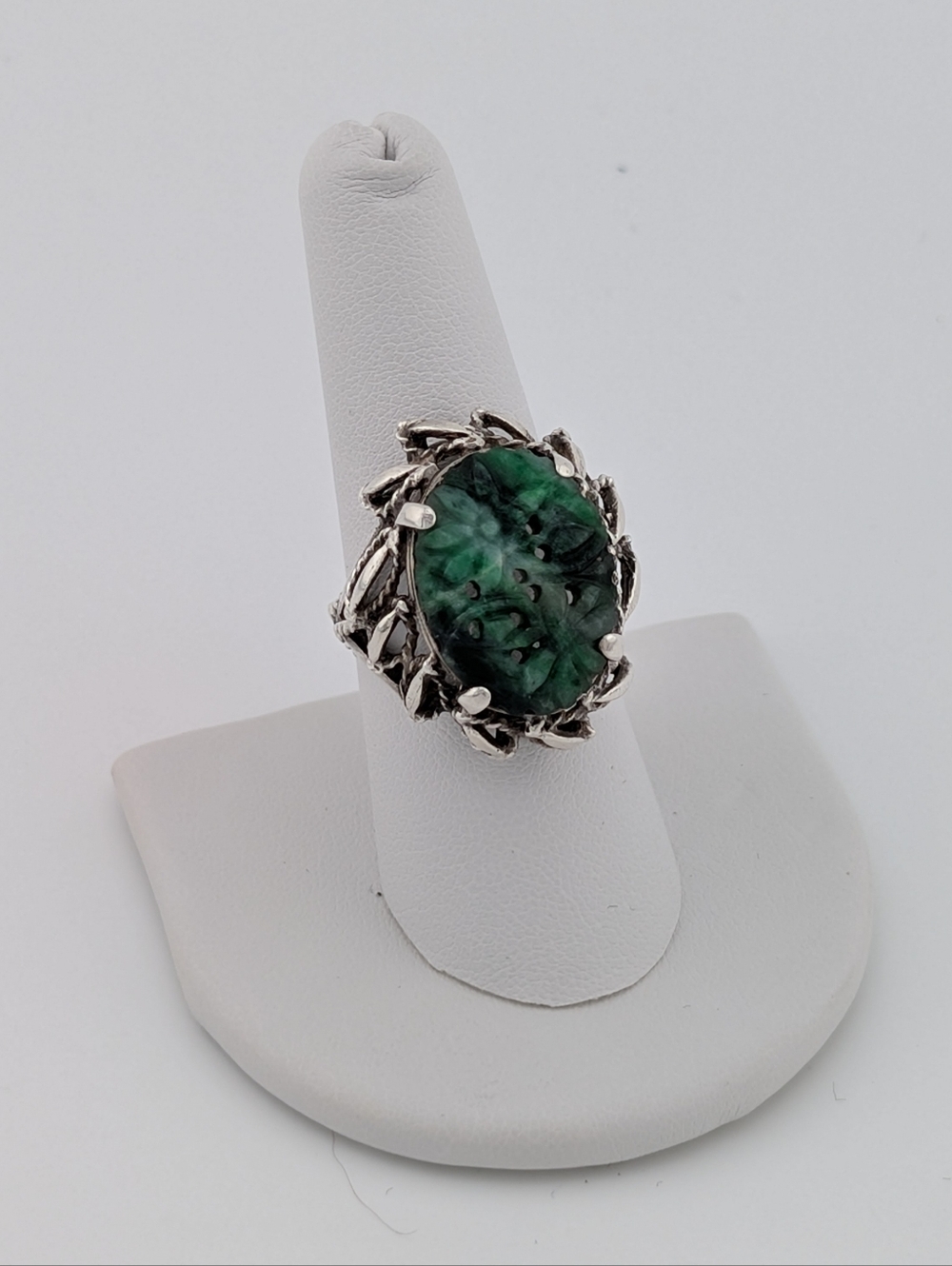 Sterling & Carved Jade Vintage Cocktail Ring 8 - Chunky Statement Silver Jewelry - Picture 3 of 14